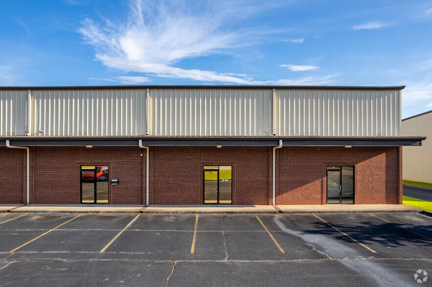 More Photos Of 1516 Kalamazoo Dr, Griffin Unknown For Lease