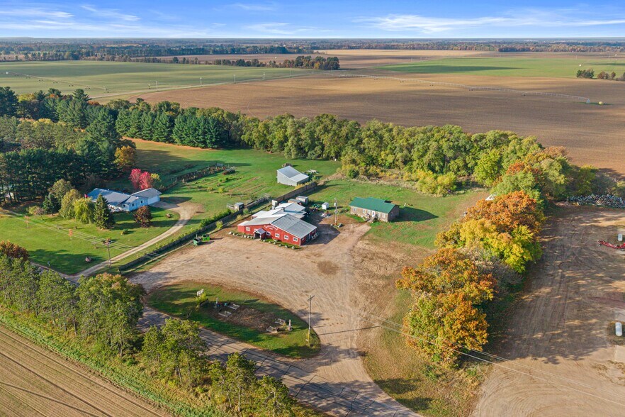 More Photos Of N4183 4th Ave, Hancock Bar For Sale