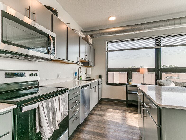 More Photos Of 1261 8th St, West Des Moines Apartments For Lease