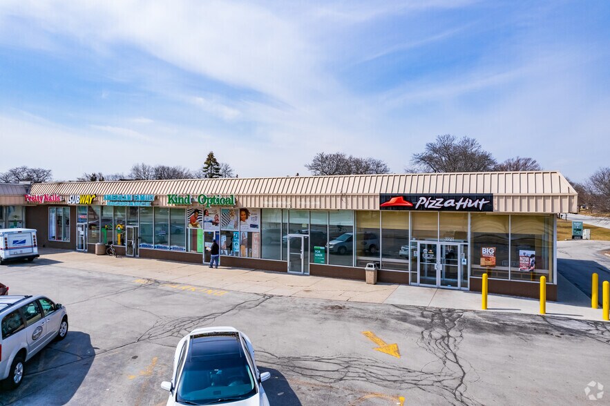 More Photos Of 3921-3953 S 76th St, Milwaukee Freestanding For Lease