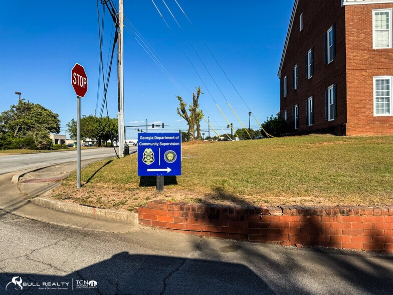 More Photos Of 1335 Citizens Pky, Morrow Office For Sale