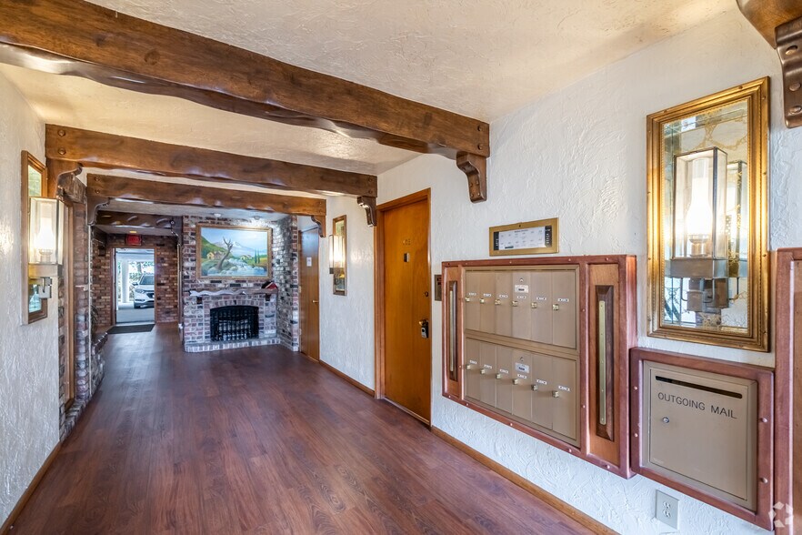 More Photos Of 13322 Greenwood Ave N, Seattle Apartments For Sale