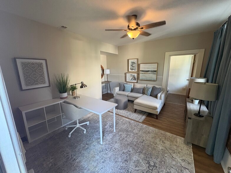 More Photos Of 114 Wellington Pl, Cincinnati Office Residential For Lease