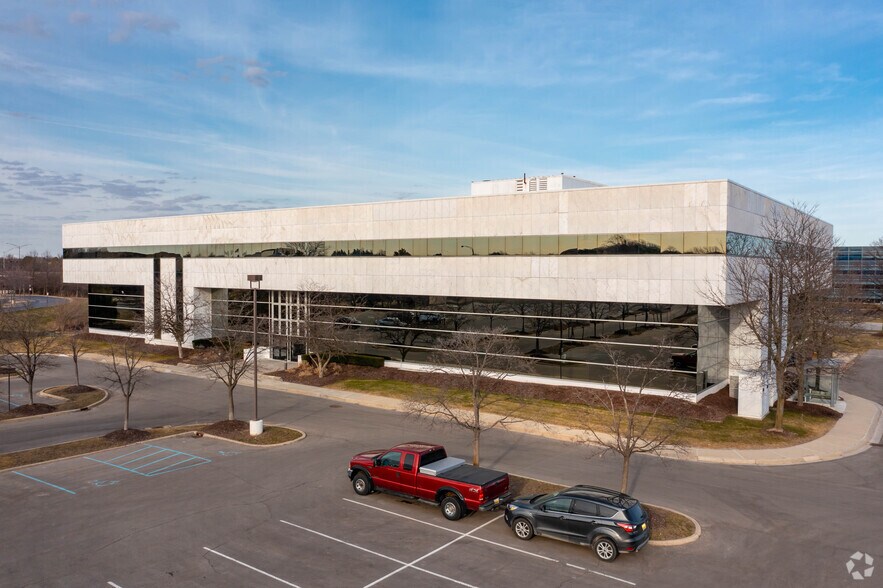 More Photos Of 5750 New King St, Troy Office For Lease