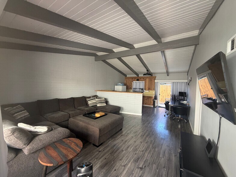 More Photos Of 4980-82 La Jolla Blvd, San Diego Multifamily For Sale