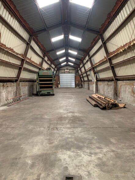 More Photos Of 164 W 1st N, Rexburg Distribution For Lease