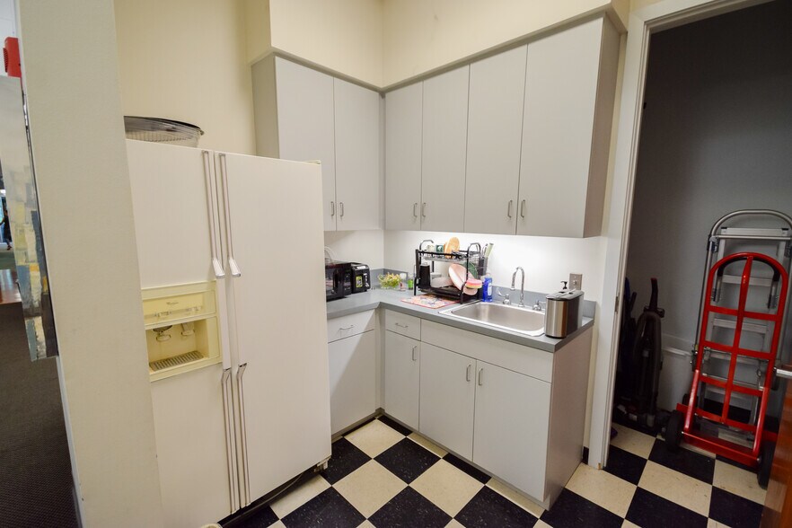 More Photos Of 200 S River Market Ave, Little Rock Office For Lease