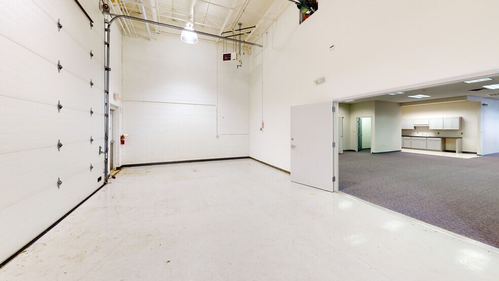 More Photos Of 3225 Southview Dr, Elkhart Medical For Sale