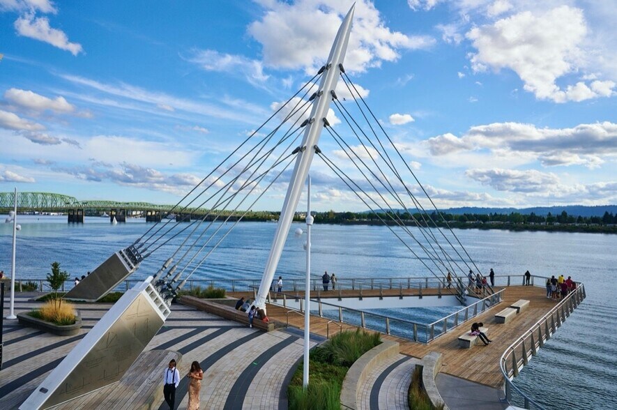 More Photos Of 800 W Fourth Plain Blvd, Vancouver General Retail For Lease