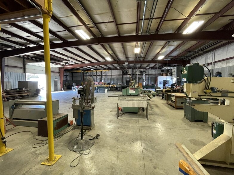 More Photos Of 6671 Shepherdsville Rd, Elizabethtown Warehouse For Lease