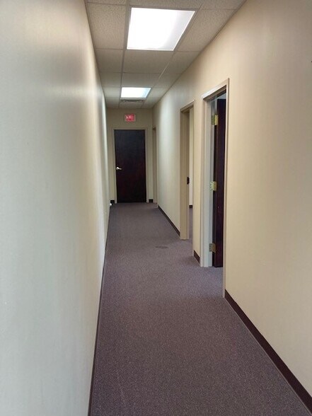 More Photos Of 6111 Heritage Park Dr, Chattanooga Office For Lease