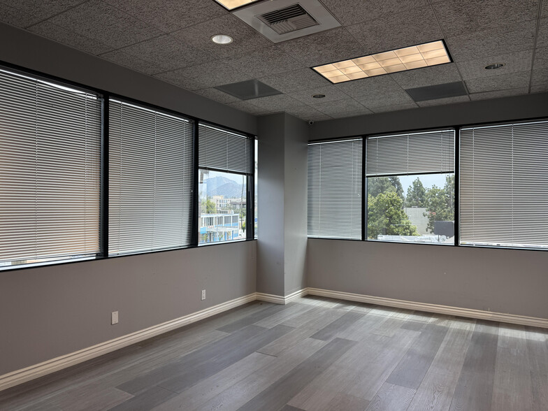 More Photos Of 144 N Glendale Ave, Glendale Office For Lease
