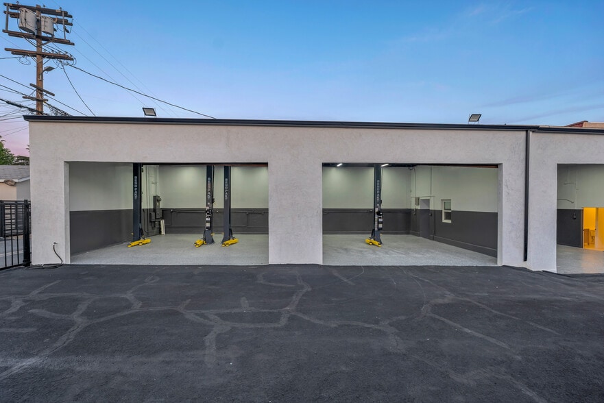 More Photos Of 17733 Chatsworth St, Granada Hills Auto Repair For Lease