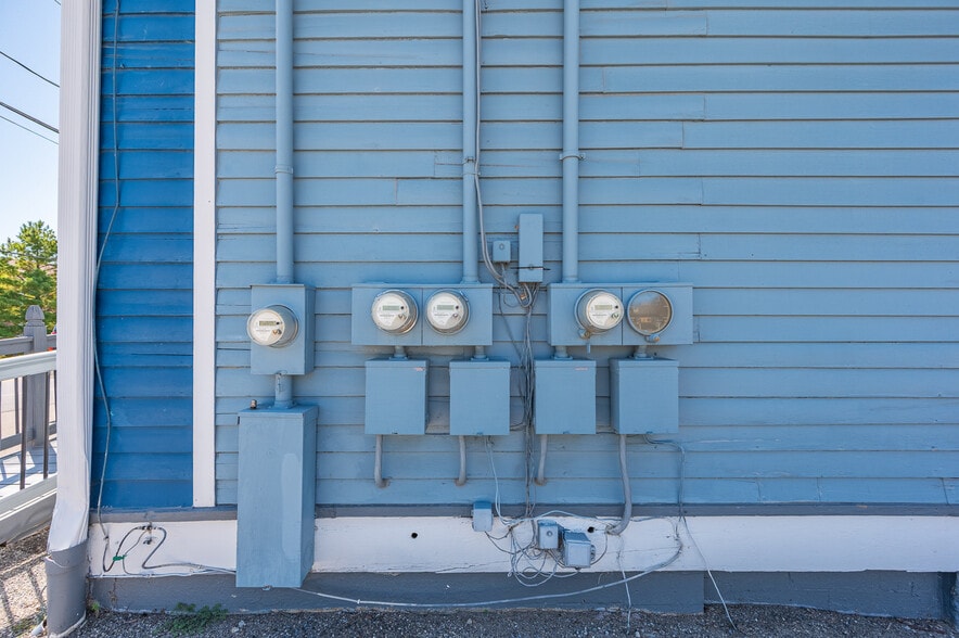 More Photos Of 5736 Springdale Rd, Cincinnati Office For Sale