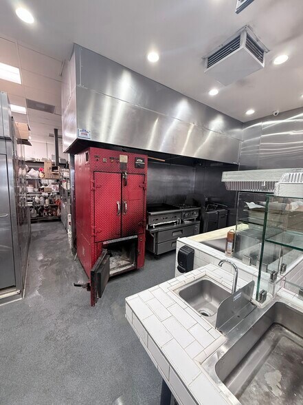 More Photos Of 8856-8858 W Pico Blvd, Los Angeles Storefront Retail Office For Lease