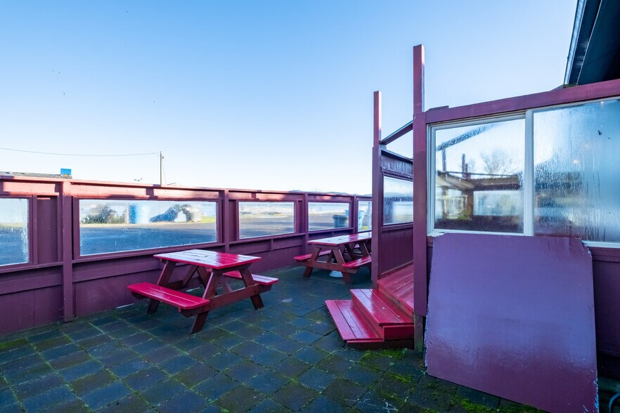 More Photos Of 1185 NE Mill St, Waldport Flex For Sale