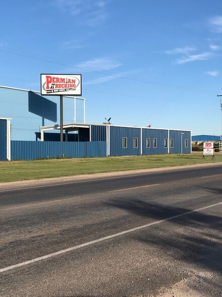 More Photos Of 14625 N Hollyhock Ave, Gardendale Warehouse For Sale