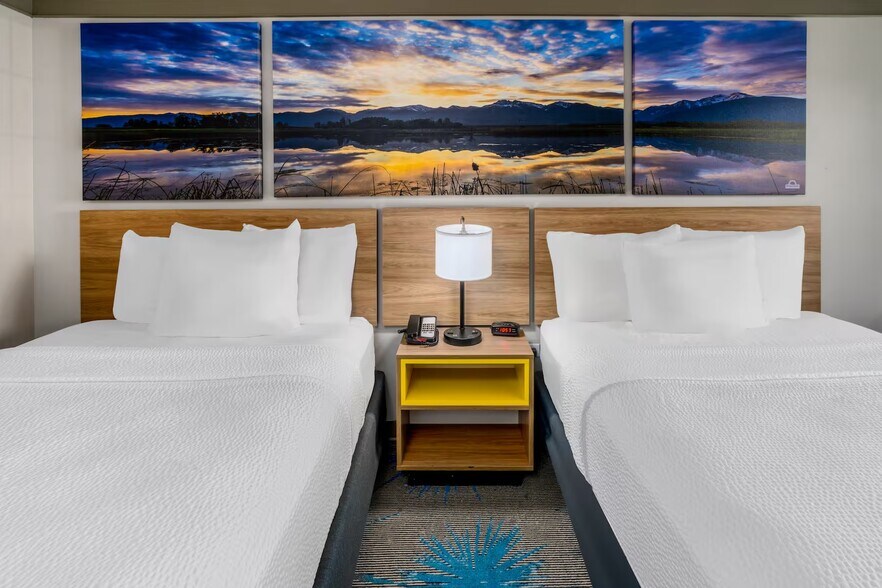 More Photos Of 903 Main St, Delta Hotel For Sale