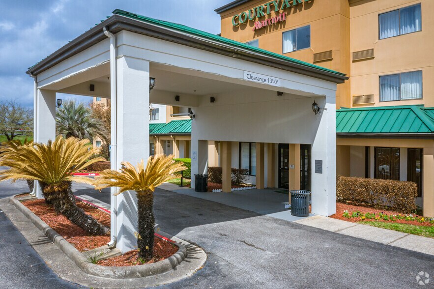 More Photos Of 2275 I-10 S, Beaumont Hotel For Sale