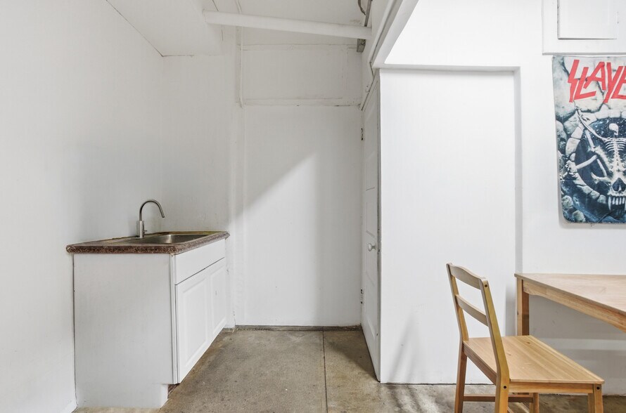 More Photos Of 8317 Whittier Blvd, Pico Rivera Storefront Retail Residential For Sale