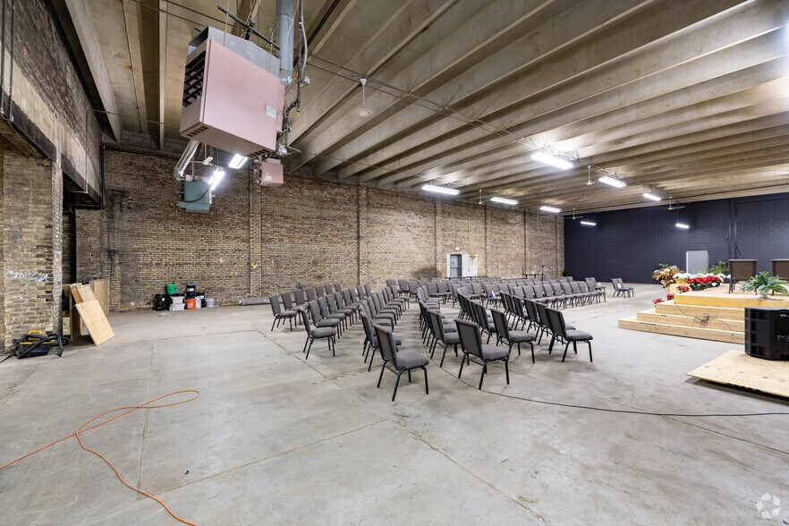 More Photos Of 121 E Tutt St, South Bend Manufacturing For Lease