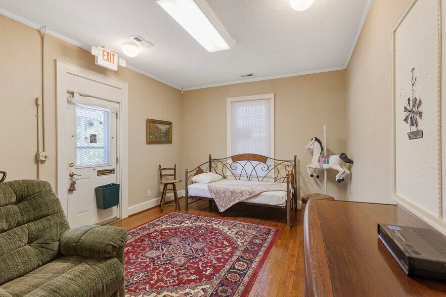 More Photos Of 310 S Clinton Ave, Dunn Medical For Sale