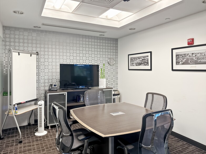More Photos Of 3505 Lake Lynda Dr, Orlando Coworking Space