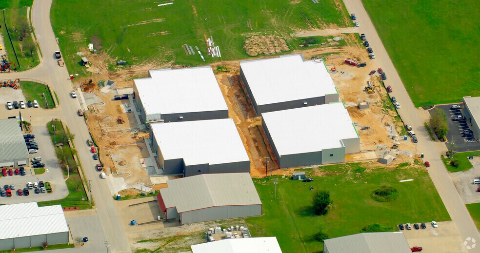 More Photos Of 234 Agnes dr, Springdale Warehouse For Lease