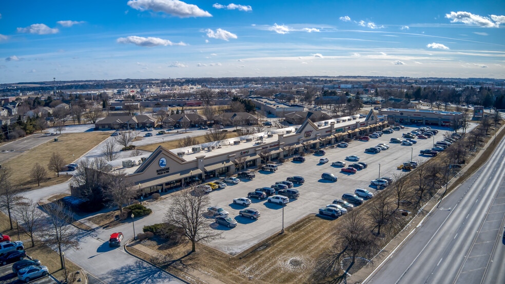 Primary Photo Of 1100-1148 Douglas Rd, Oswego Unknown For Lease