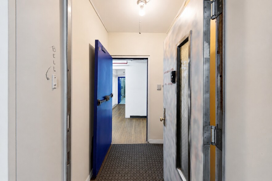 More Photos Of 1997-2013 Mcdonald Ave, Brooklyn Showroom For Lease