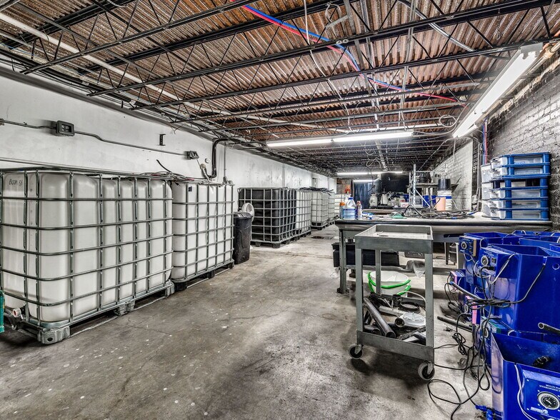 More Photos Of 212 W Main St, Shawnee Storefront Retail Office For Lease