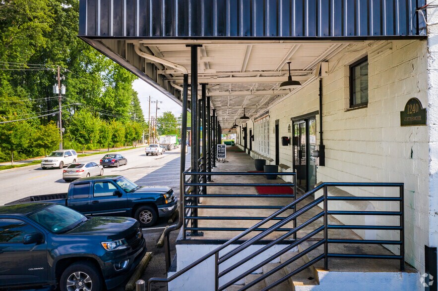 More Photos Of 1240 Chattahoochee Ave, Atlanta Flex For Lease