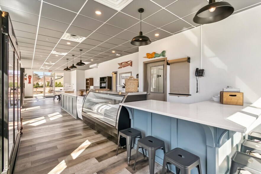 More Photos Of 6824 Colemans Crossing Ave, Hayes Storefront Retail Office For Lease