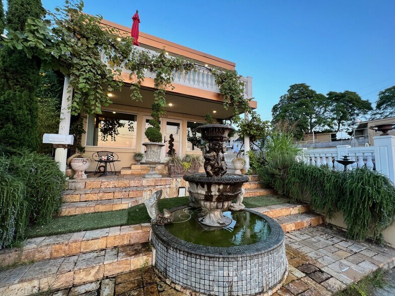 More Photos Of 4030 Beach Dr SW, Seattle Specialty For Sale