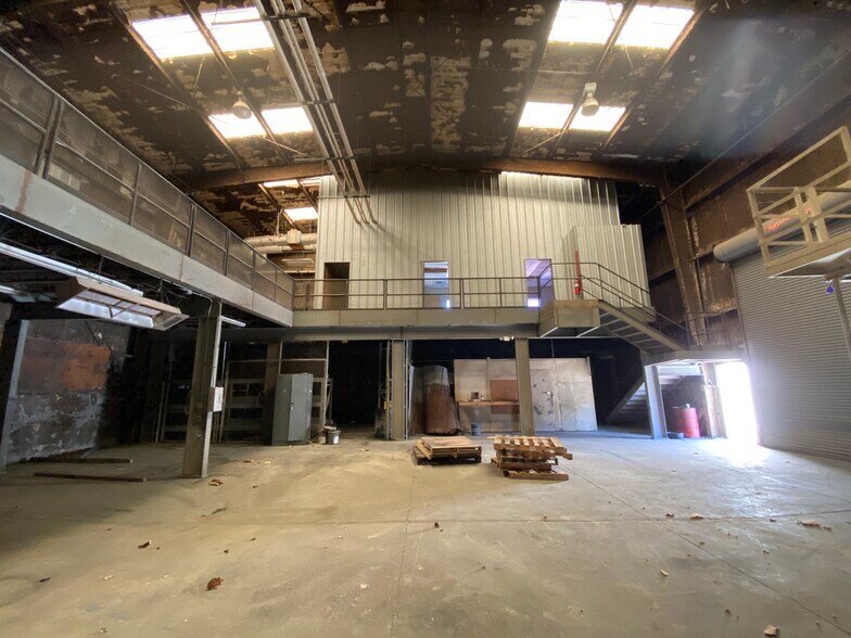 More Photos Of 1501 S John Zink Ave, Skiatook Manufacturing For Lease