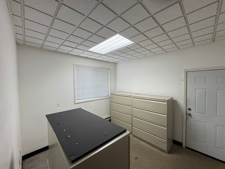 More Photos Of 19336 Goddard Ranch Ct, Morrison Light Manufacturing For Lease
