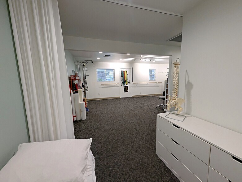 More Photos Of 465 March Ave, Healdsburg Medical For Sale