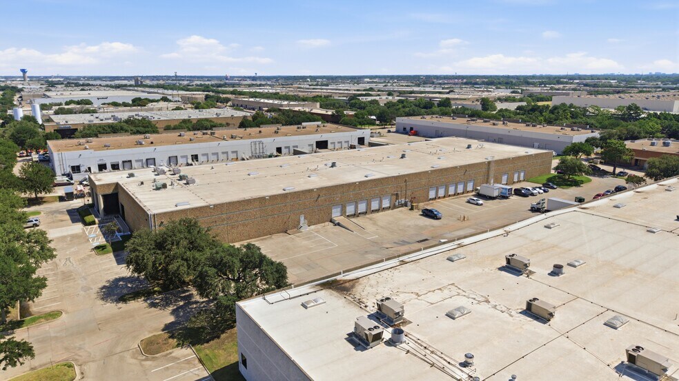 More Photos Of 13755-13775 Benchmark Dr, Farmers Branch Warehouse For Lease