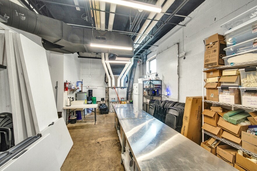 More Photos Of 611 W Philadelphia St, Detroit Freestanding For Sale