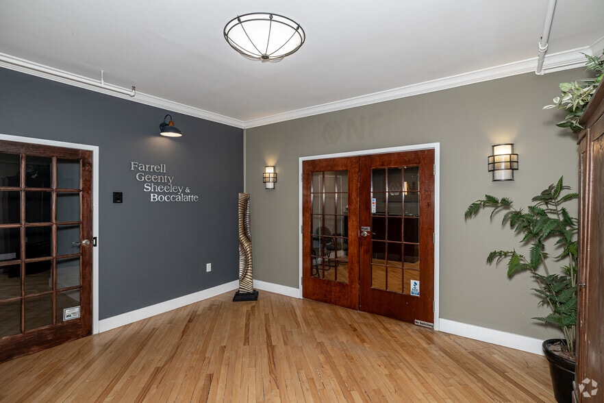 More Photos Of 366-386 Main St, Middletown Office For Lease