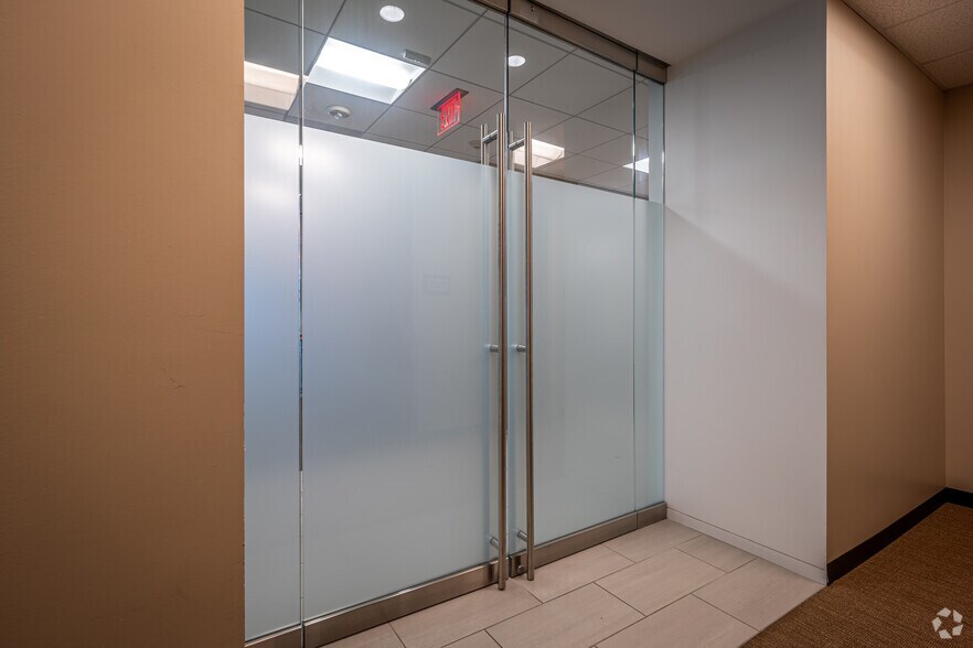 More Photos Of 10603 W Sam Houston Pky N, Houston Unknown For Lease