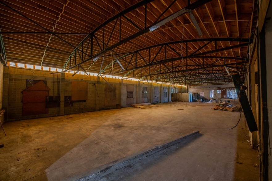 More Photos Of 1795 King Street Ext, North Charleston Warehouse For Sale