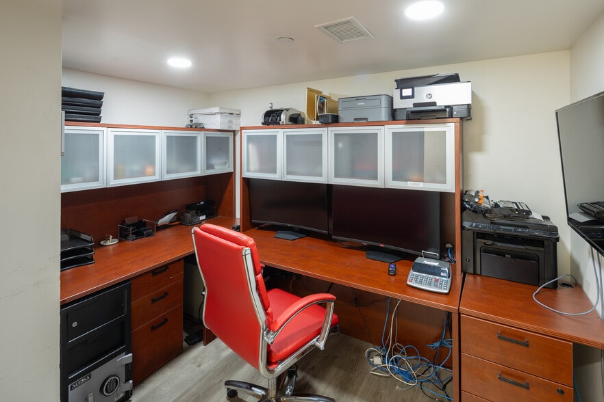 More Photos Of 100 S Main St, Santa Ana Restaurant For Sale