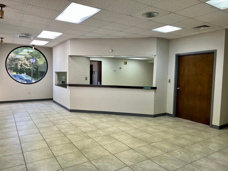 More Photos Of 810 Boardman Canfield Rd, Youngstown Medical For Lease