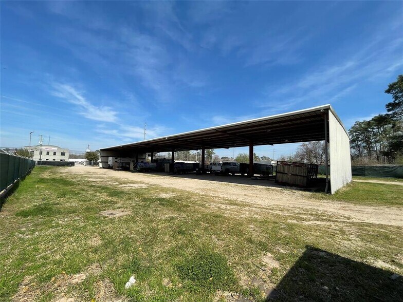 More Photos Of 3443 Pinemont Dr, Houston Land For Lease