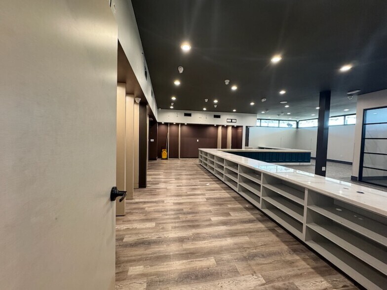 More Photos Of 1600-1616 S Las Vegas Blvd, Las Vegas General Retail For Lease