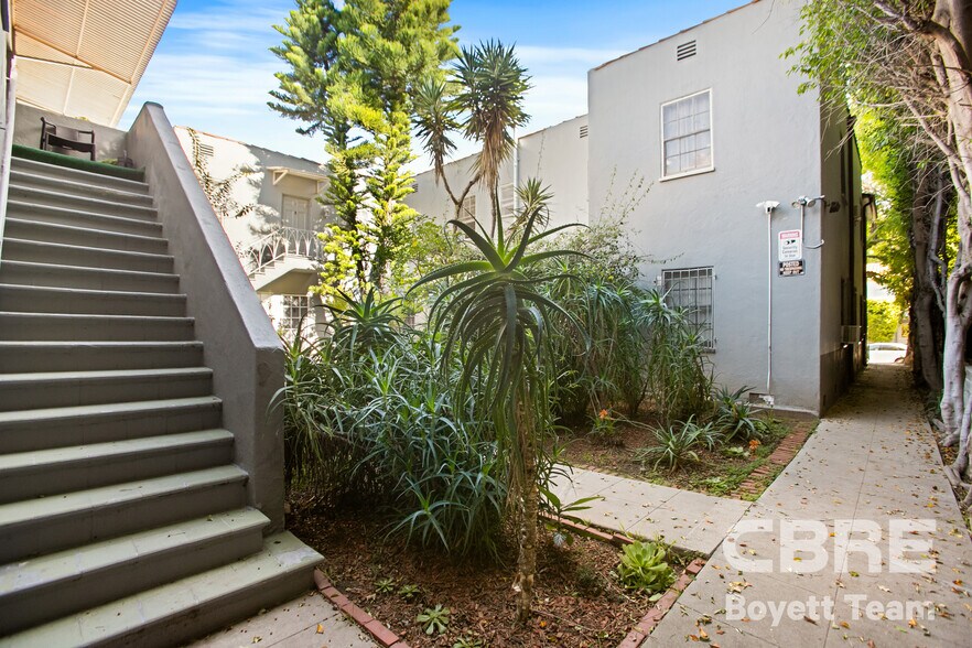 More Photos Of 215 N La Peer Dr, Beverly Hills Apartments For Sale