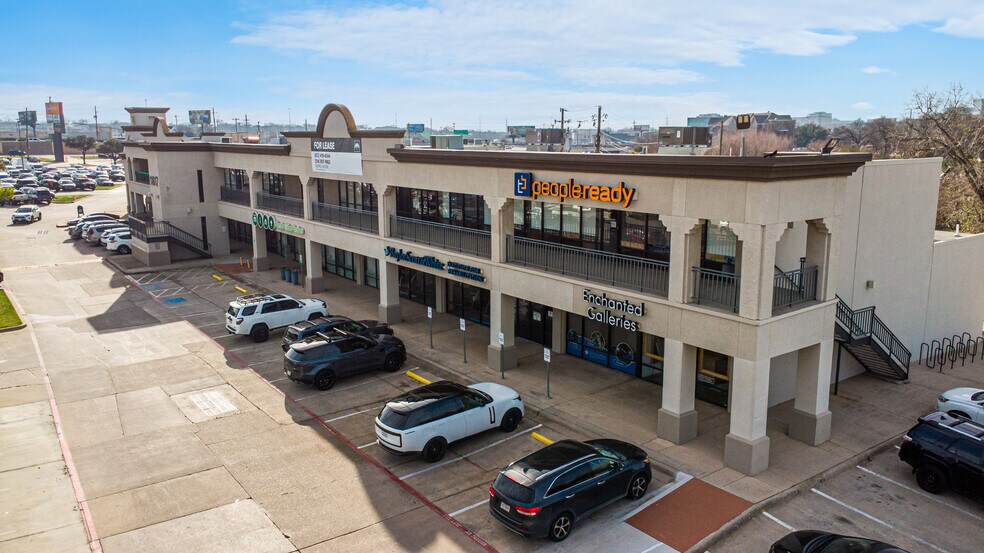 More Photos Of 11613-11617 N Central Expy, Dallas Unknown For Lease