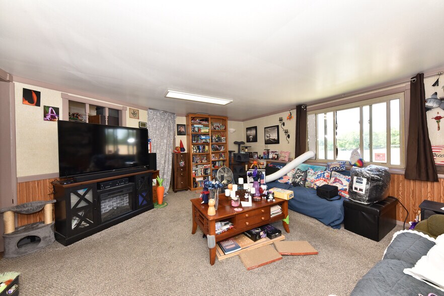 More Photos Of N96W20275 County Line Rd, Menomonee Falls Multifamily For Sale