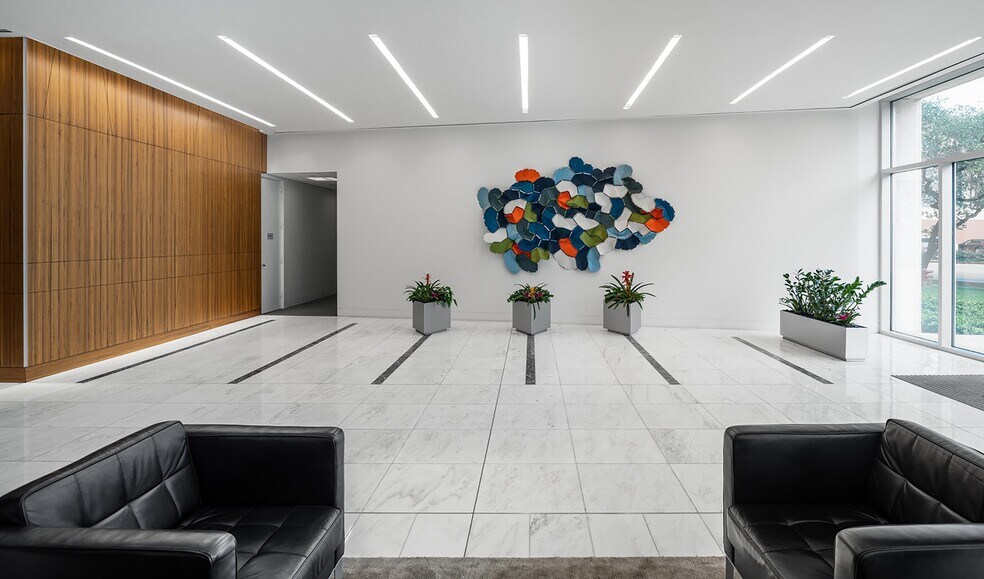 More Photos Of 5251 Westheimer Rd, Houston Unknown For Lease